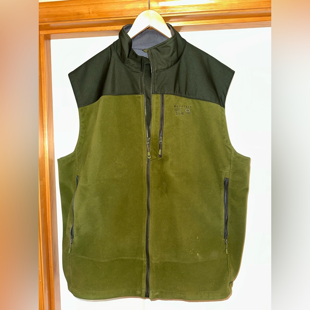Mountain Hardware, men’s, polartech vest. Size XXL